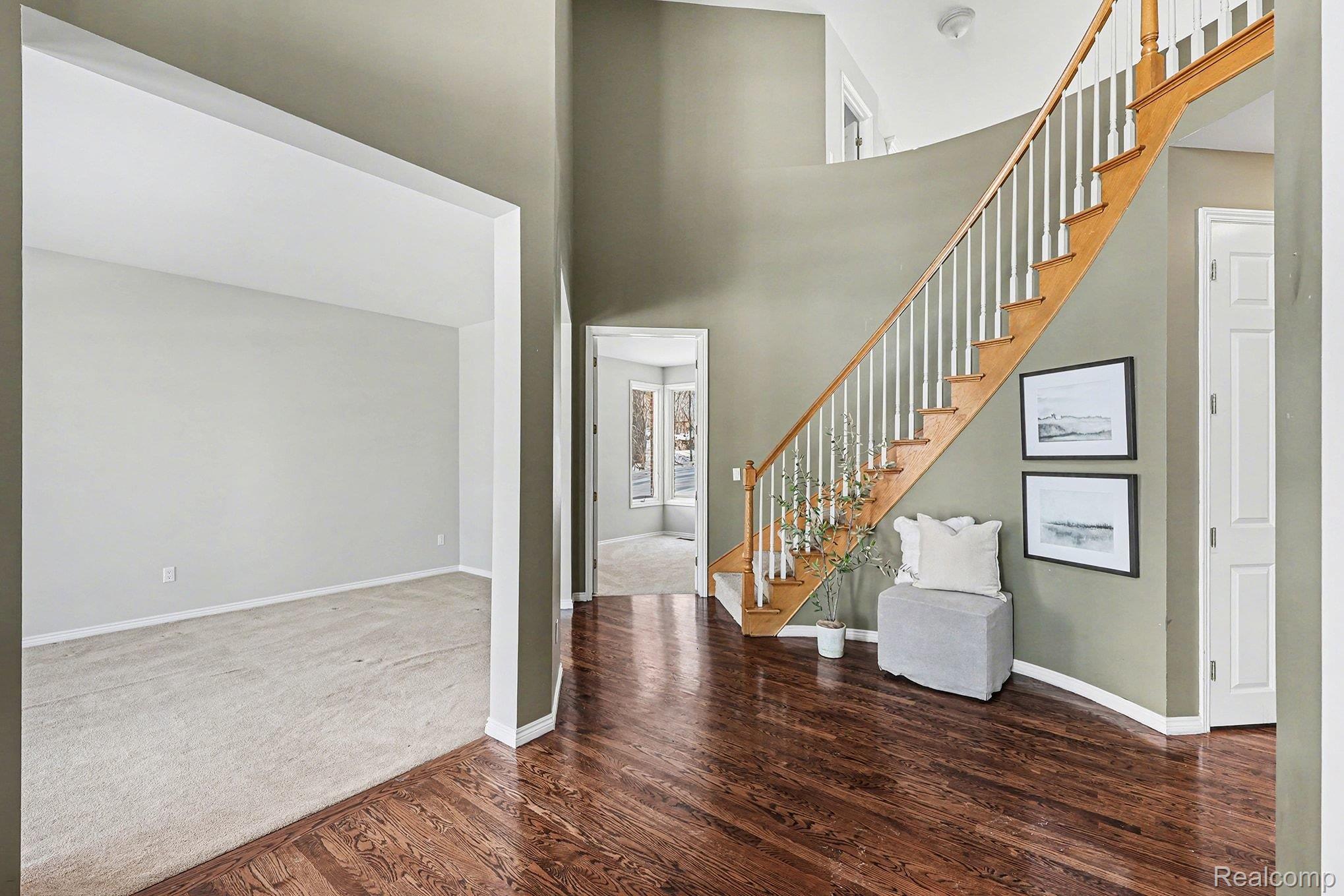 5641 Golf Pointe Drive