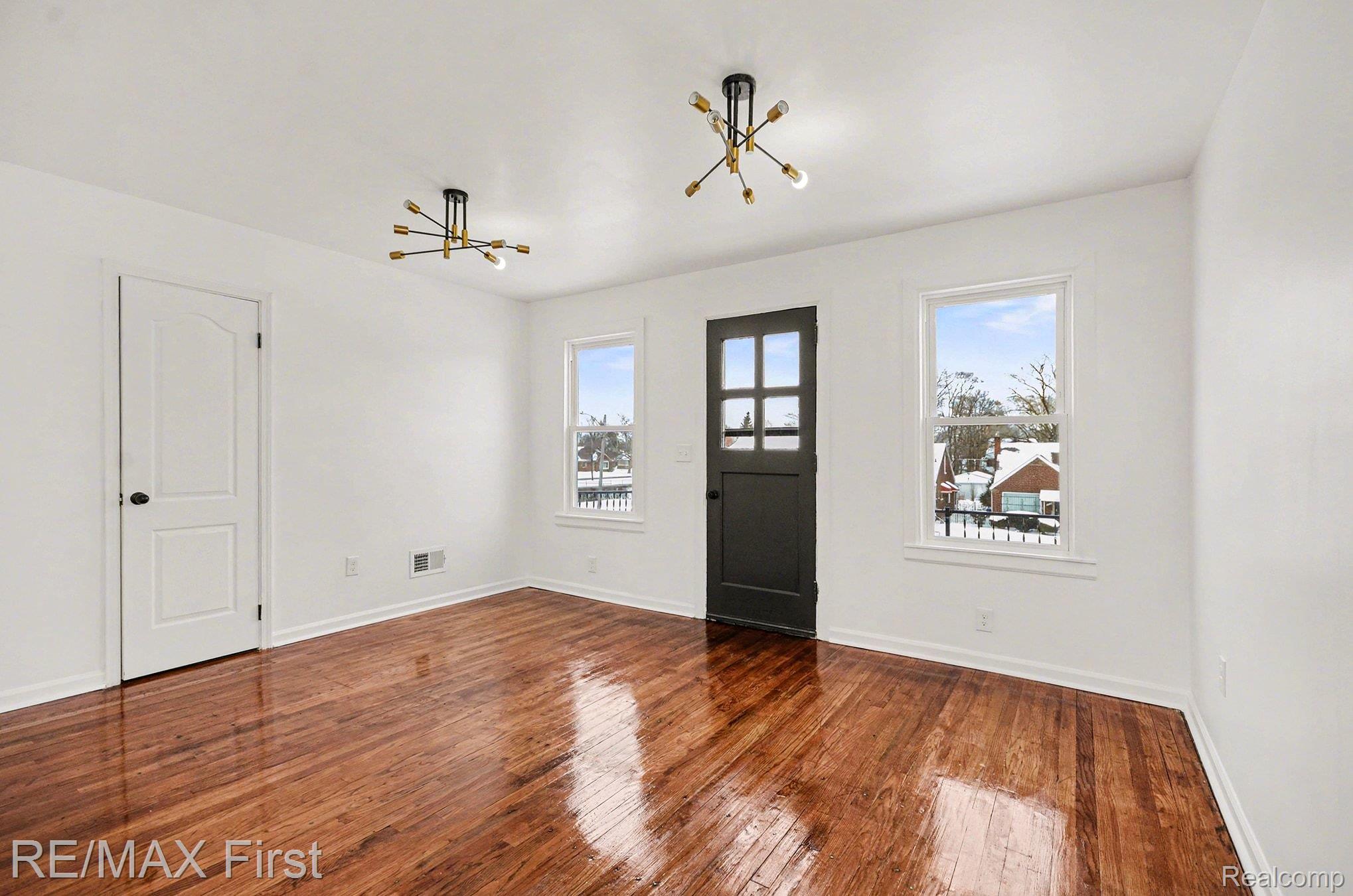 5577 Chalmers Street