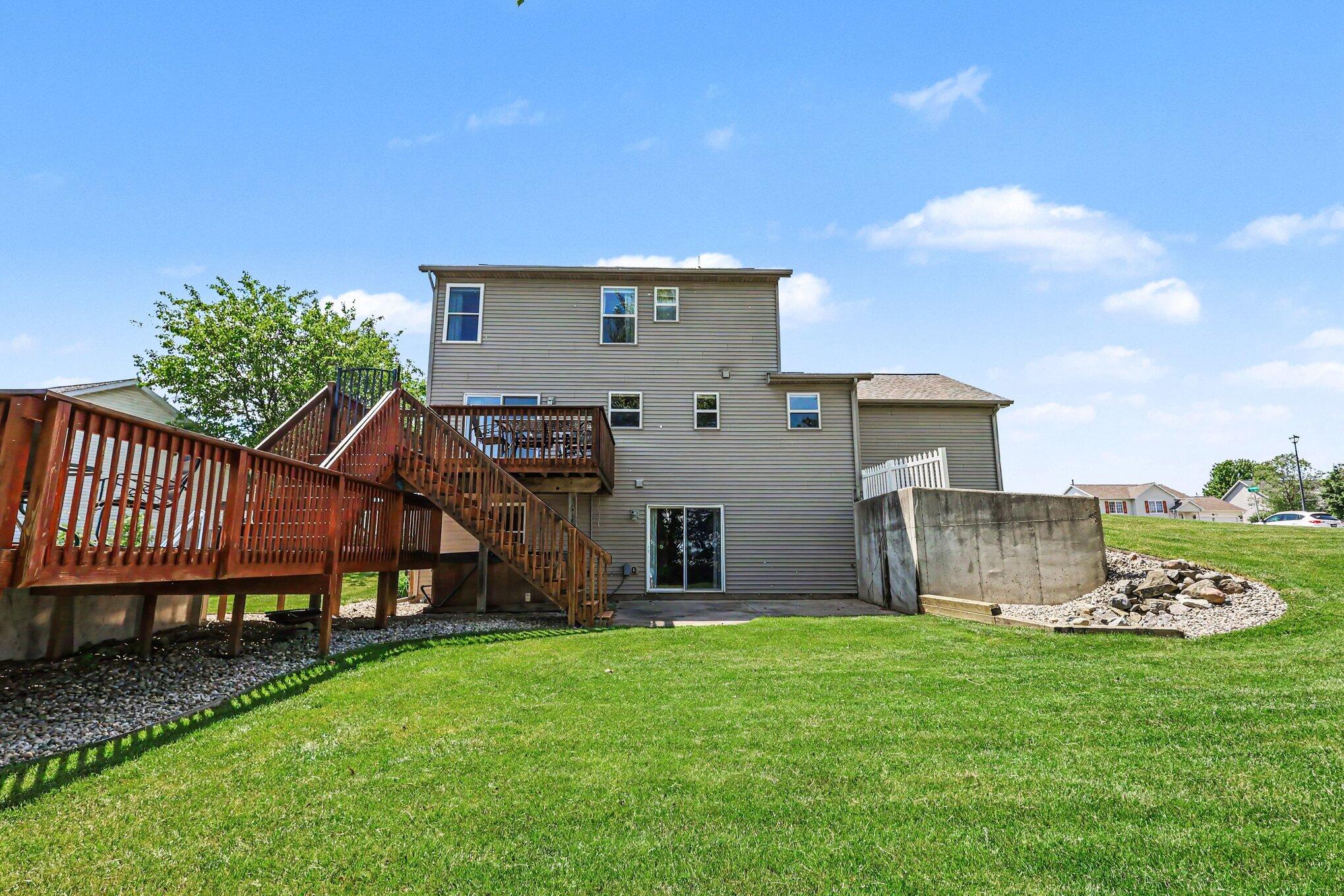 7046 Shady Knoll Drive SE