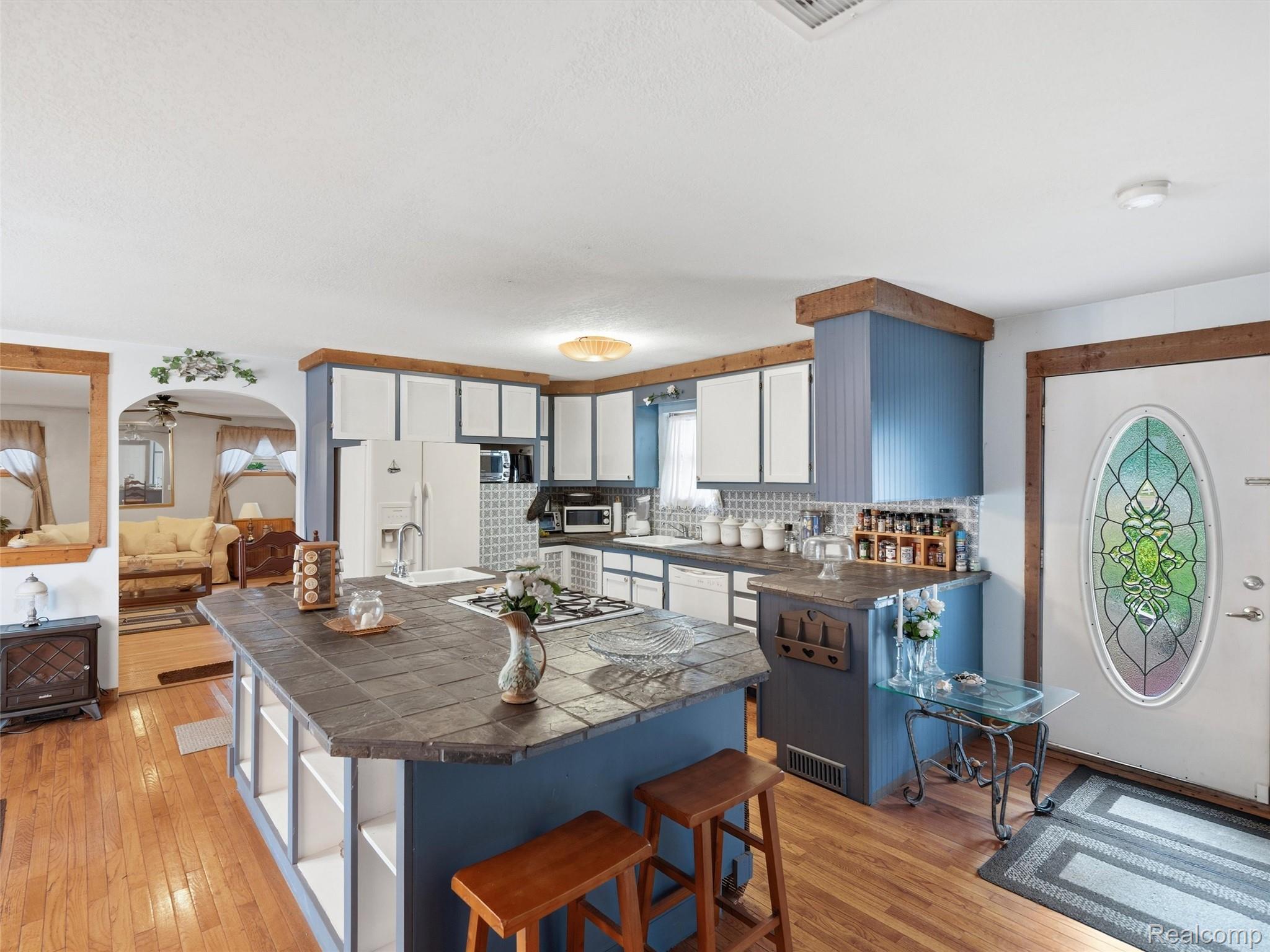 601 Holly Bush Drive