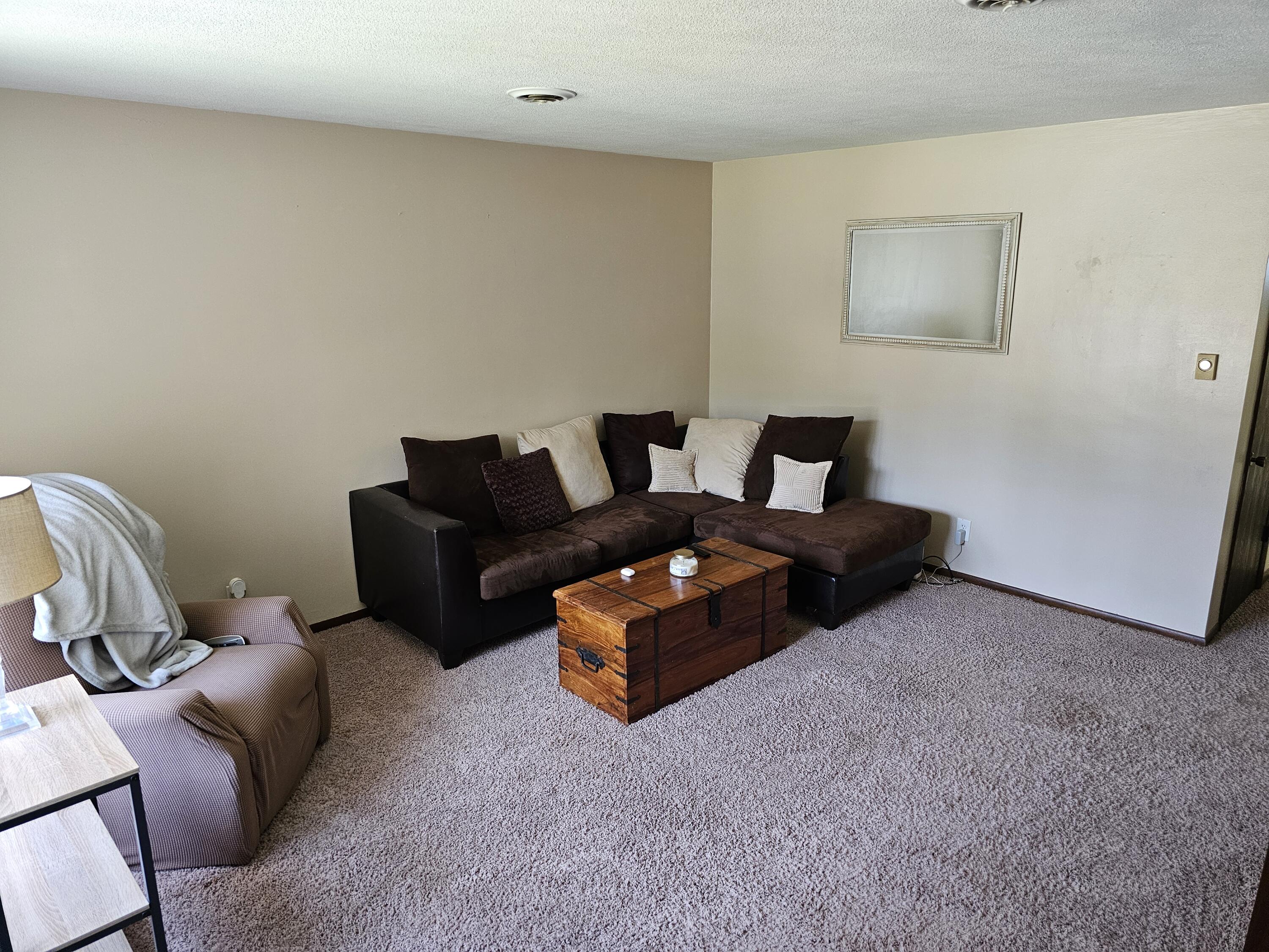 1605 &1609 Pheasant Run