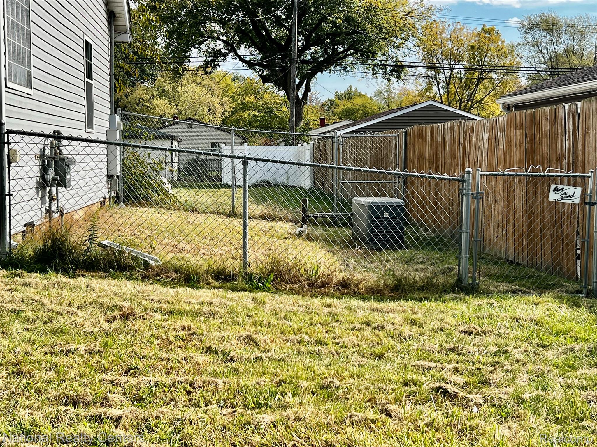 8015 Syracuse Street