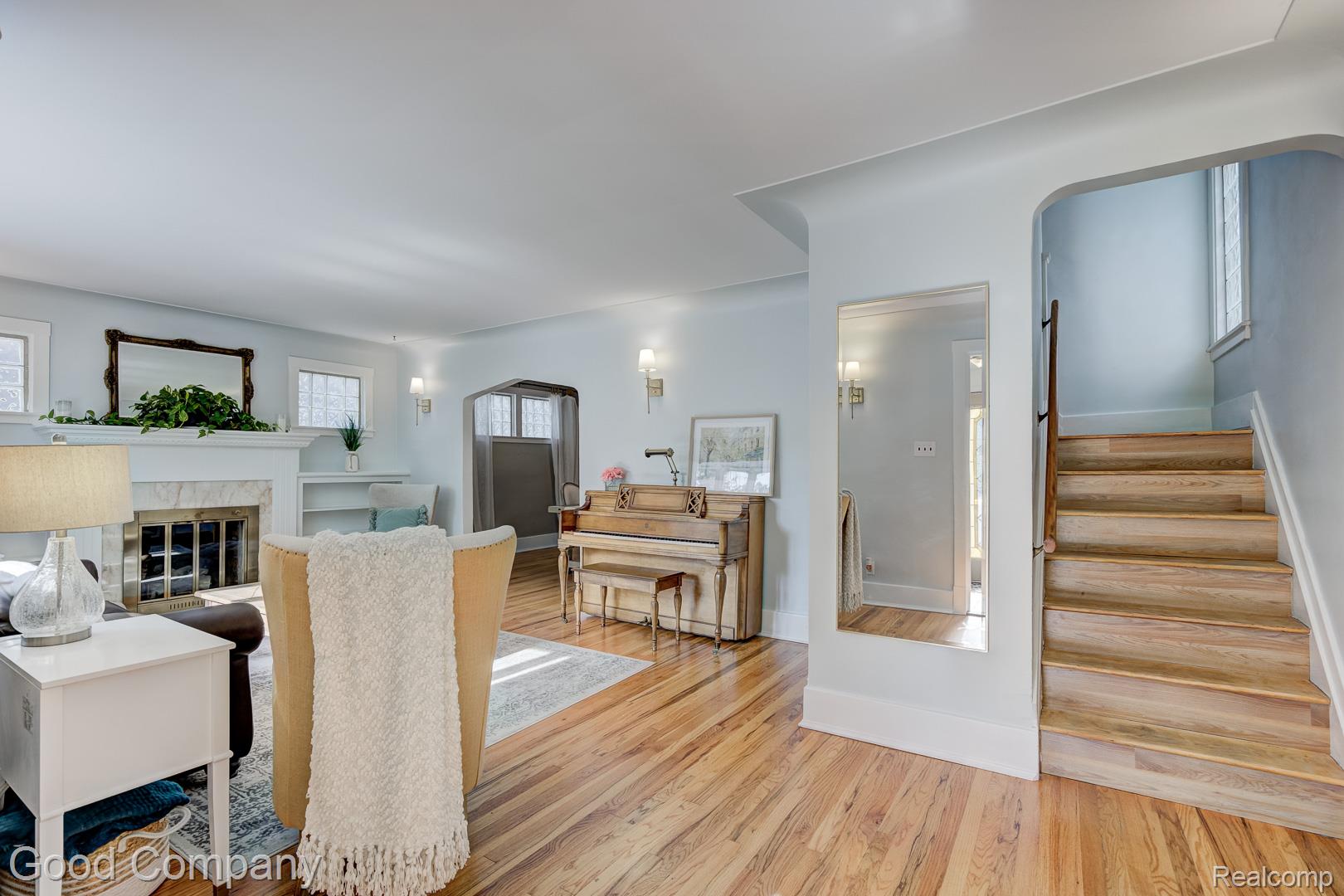 1021 N Altadena Avenue