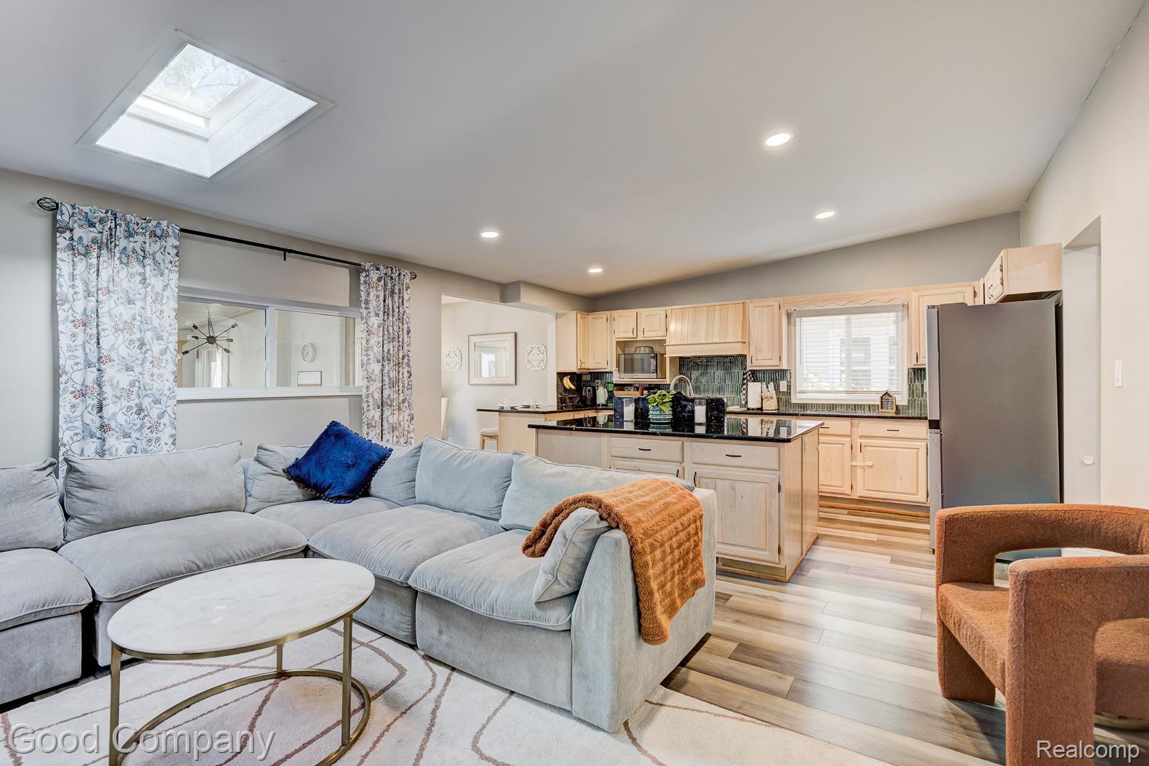1021 N Altadena Avenue