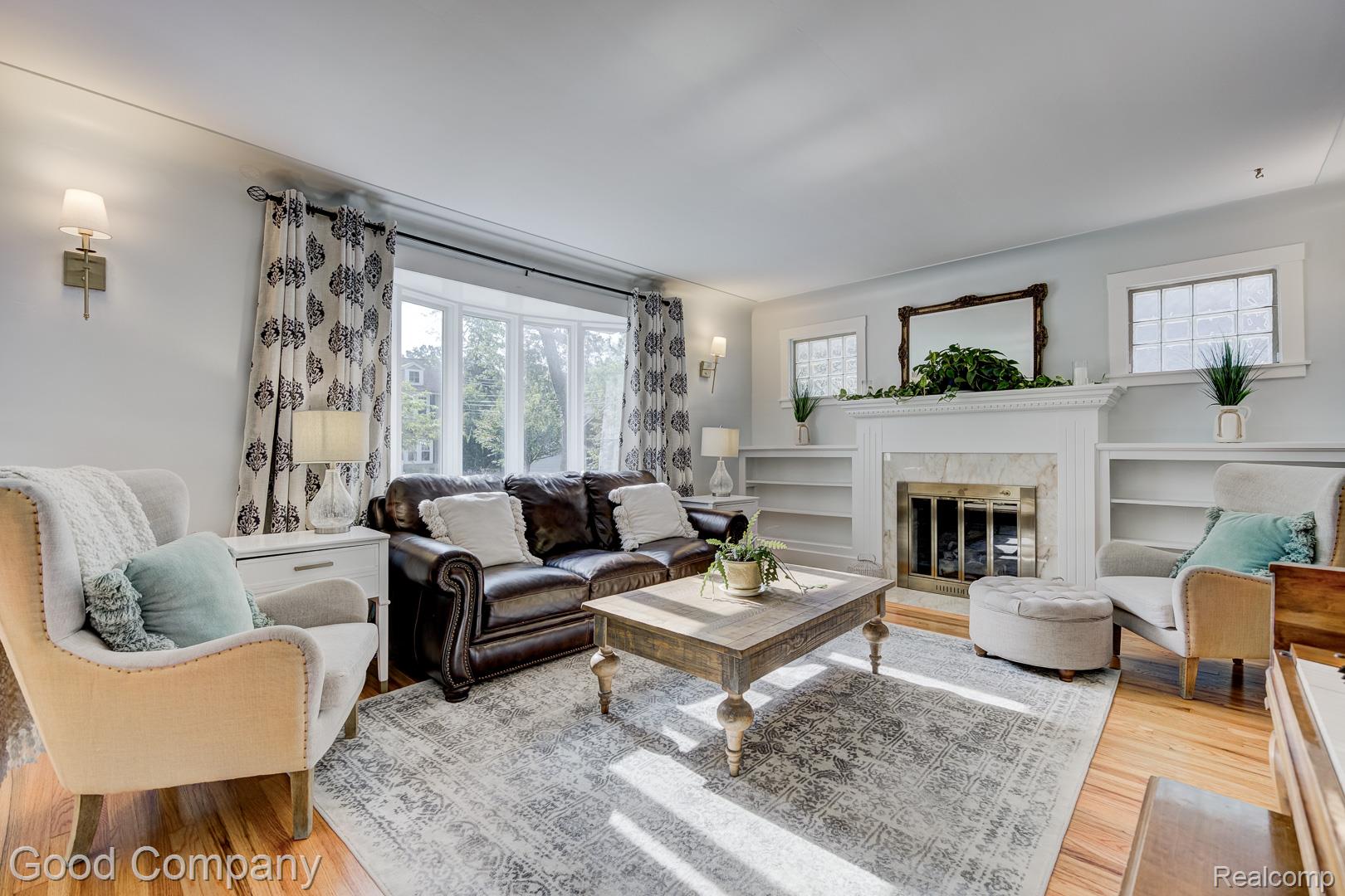 1021 N Altadena Avenue
