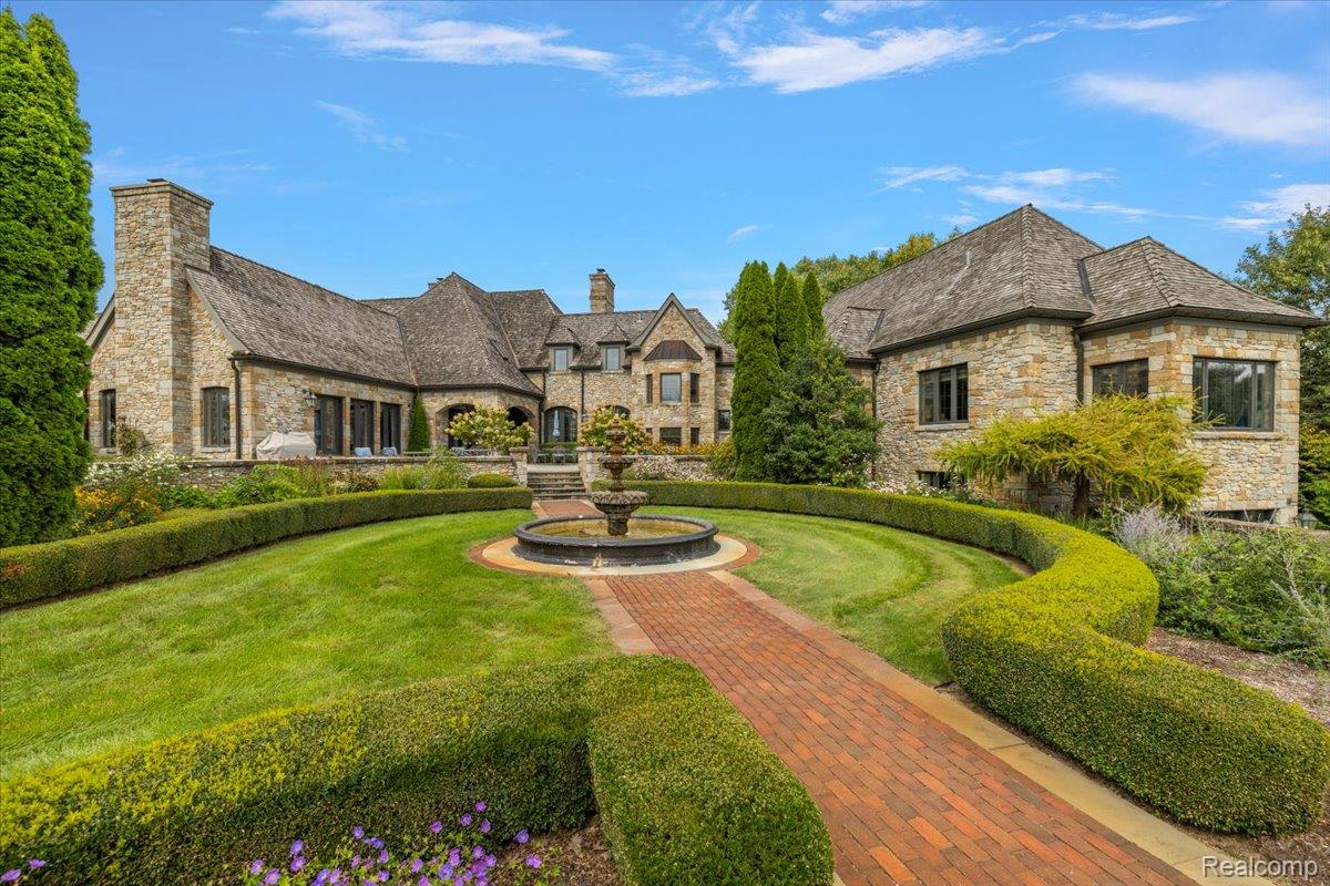 5333 Pleasant Lake Road