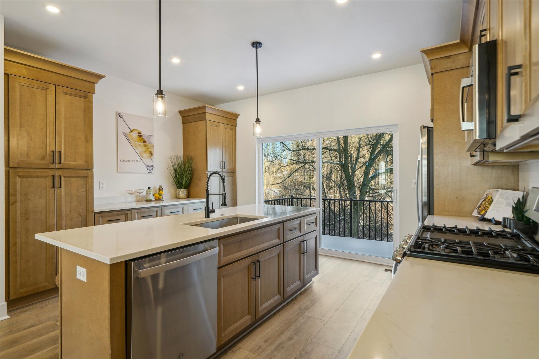 1695 PINECROFT Lane