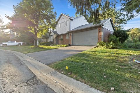 549 Winwood Court Walled Lake City MI 48390