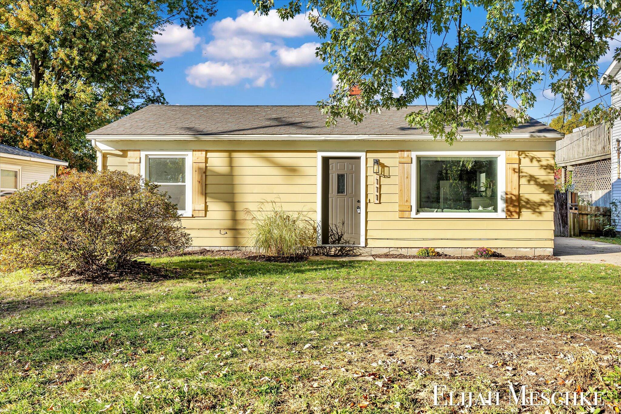 111 76th Street SE
