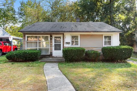 10111 Corning Street Oak Park City MI 48237