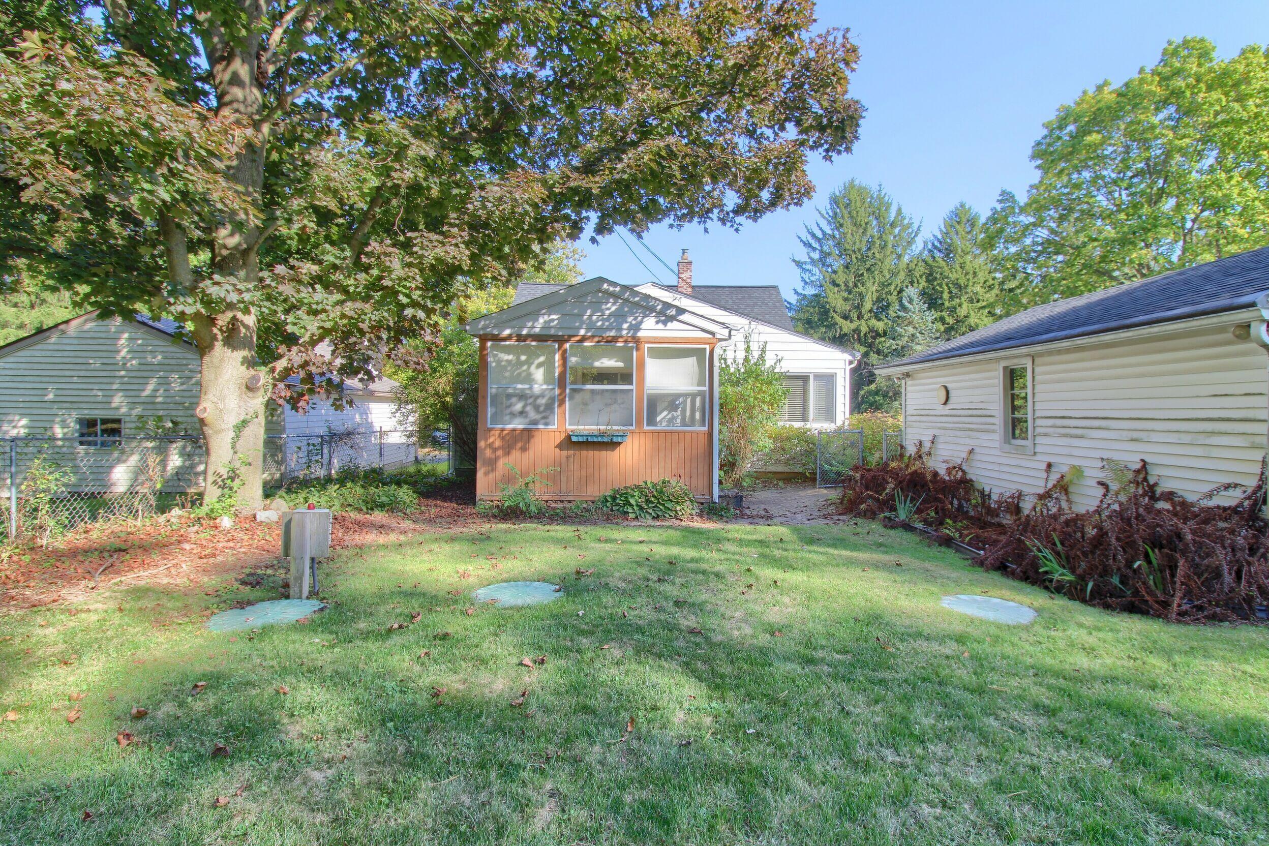 3389 Beaumont Avenue