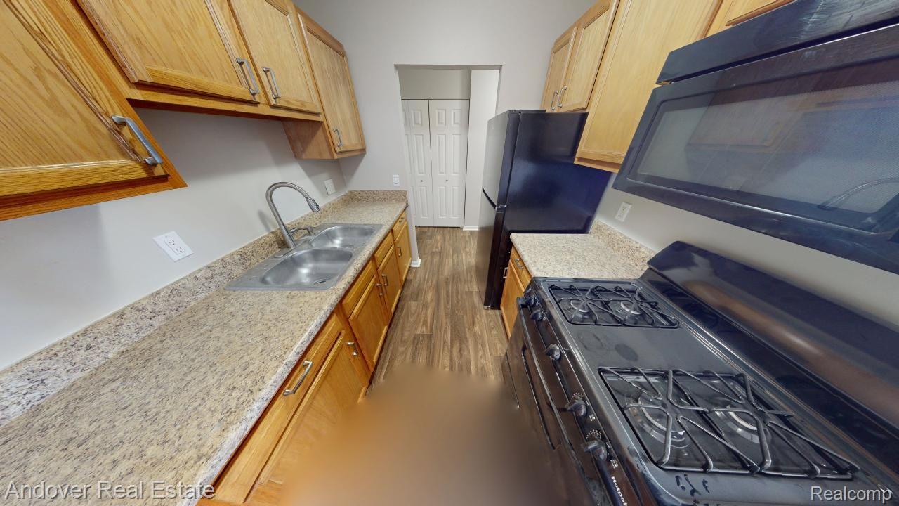 500 E MONROE Street 304