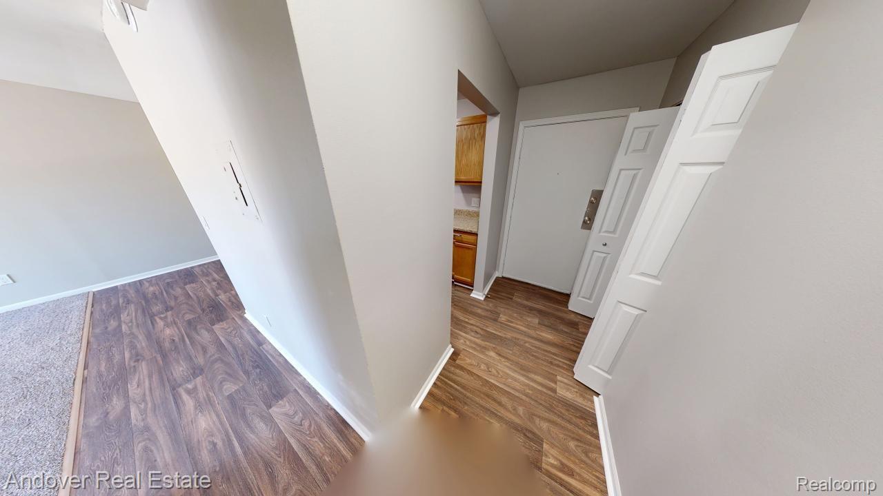 500 E MONROE Street 304