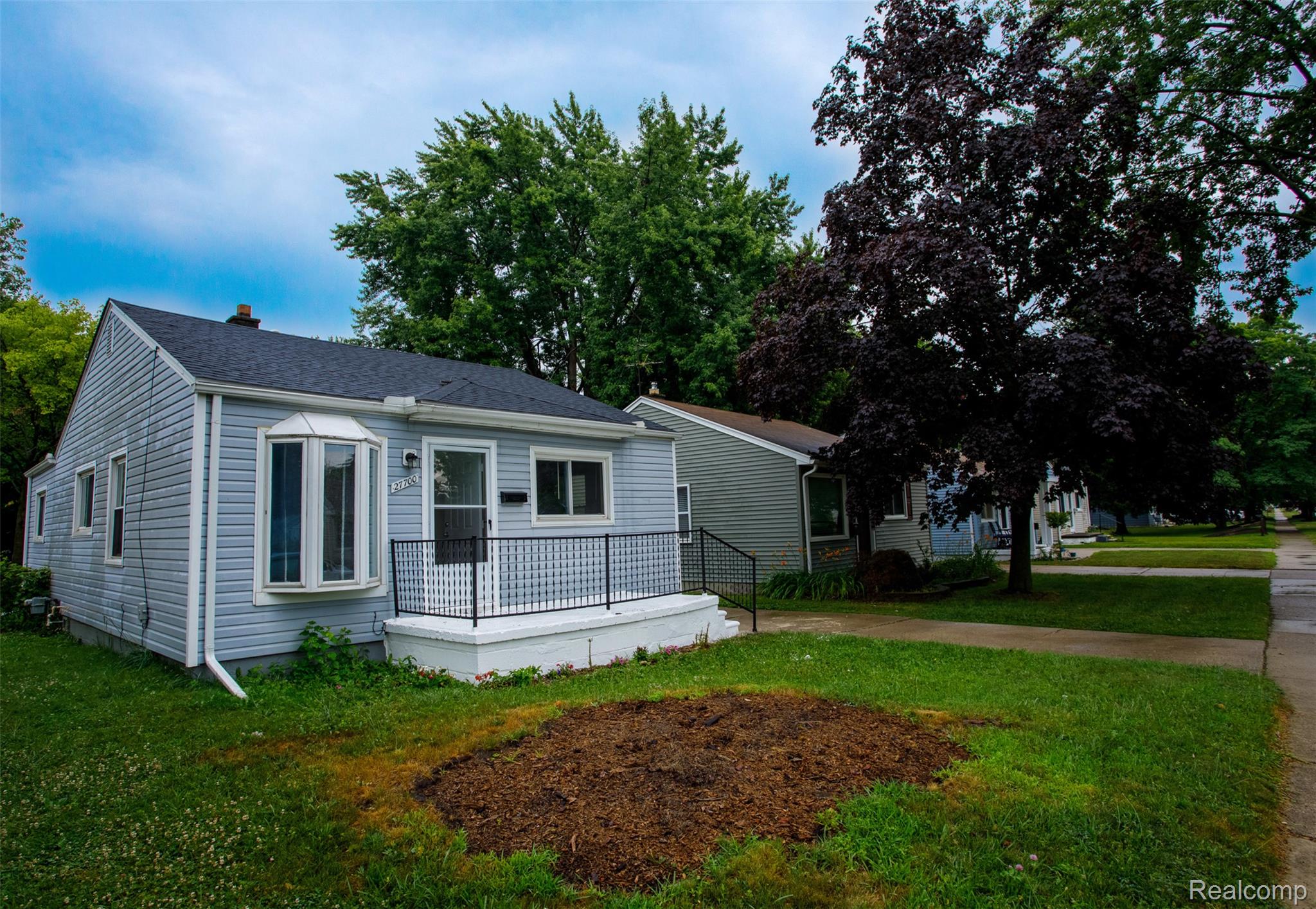 27700 Dartmouth Street