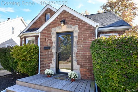 131 S Dorchester Avenue Royal Oak City MI 48067