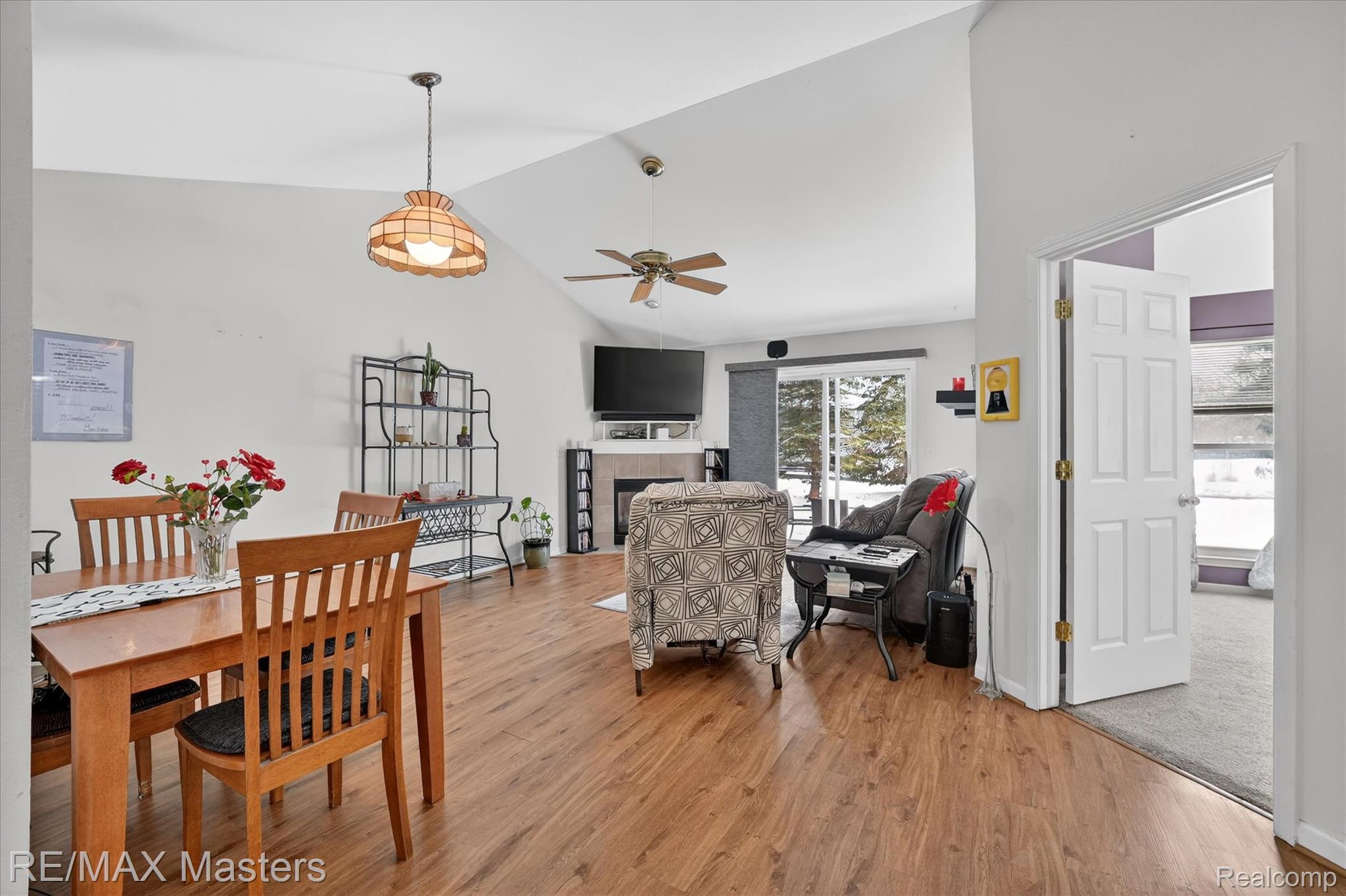 25409 Willowbrook Court