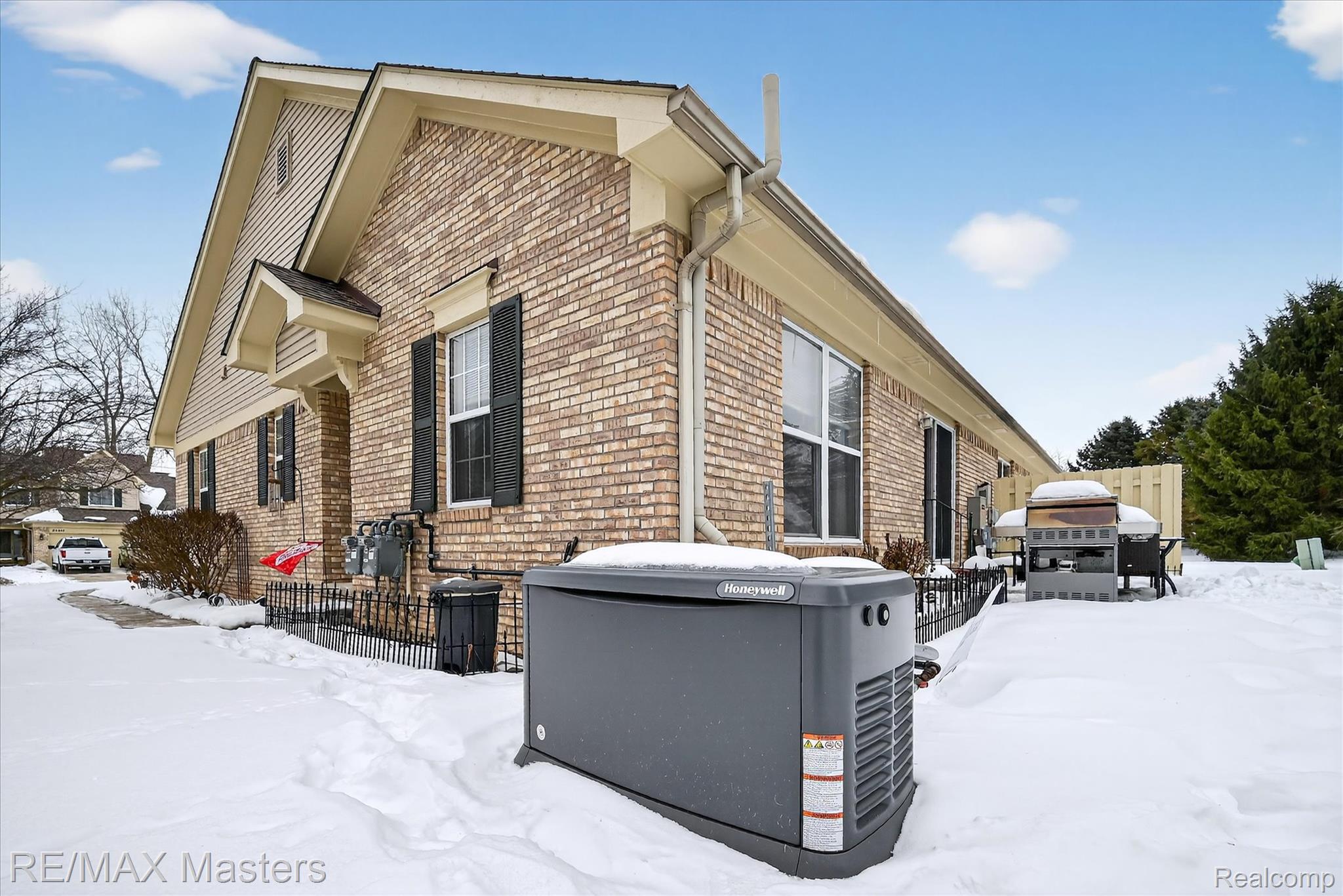 25409 Willowbrook Court