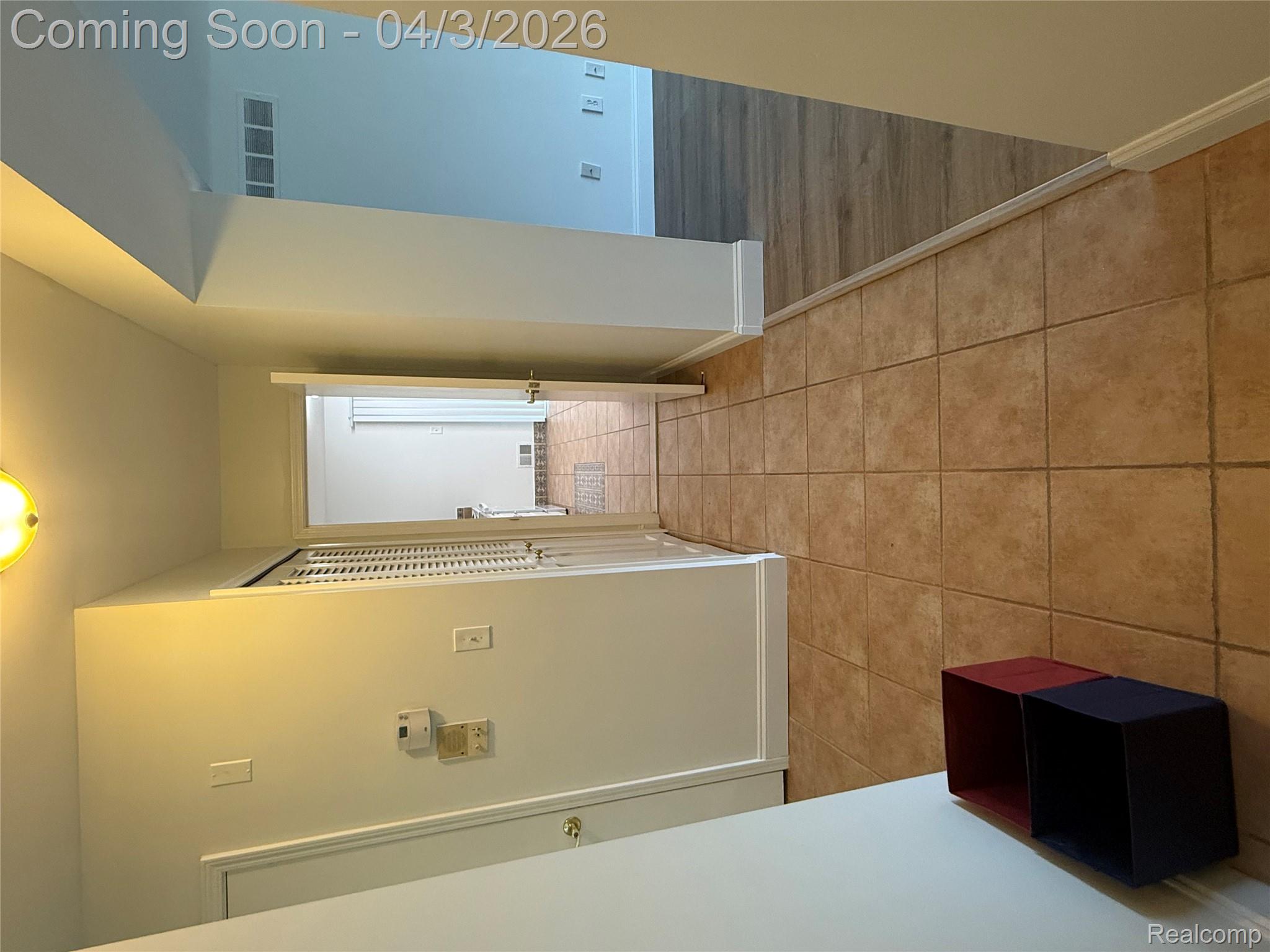 150 E Long Lake Road