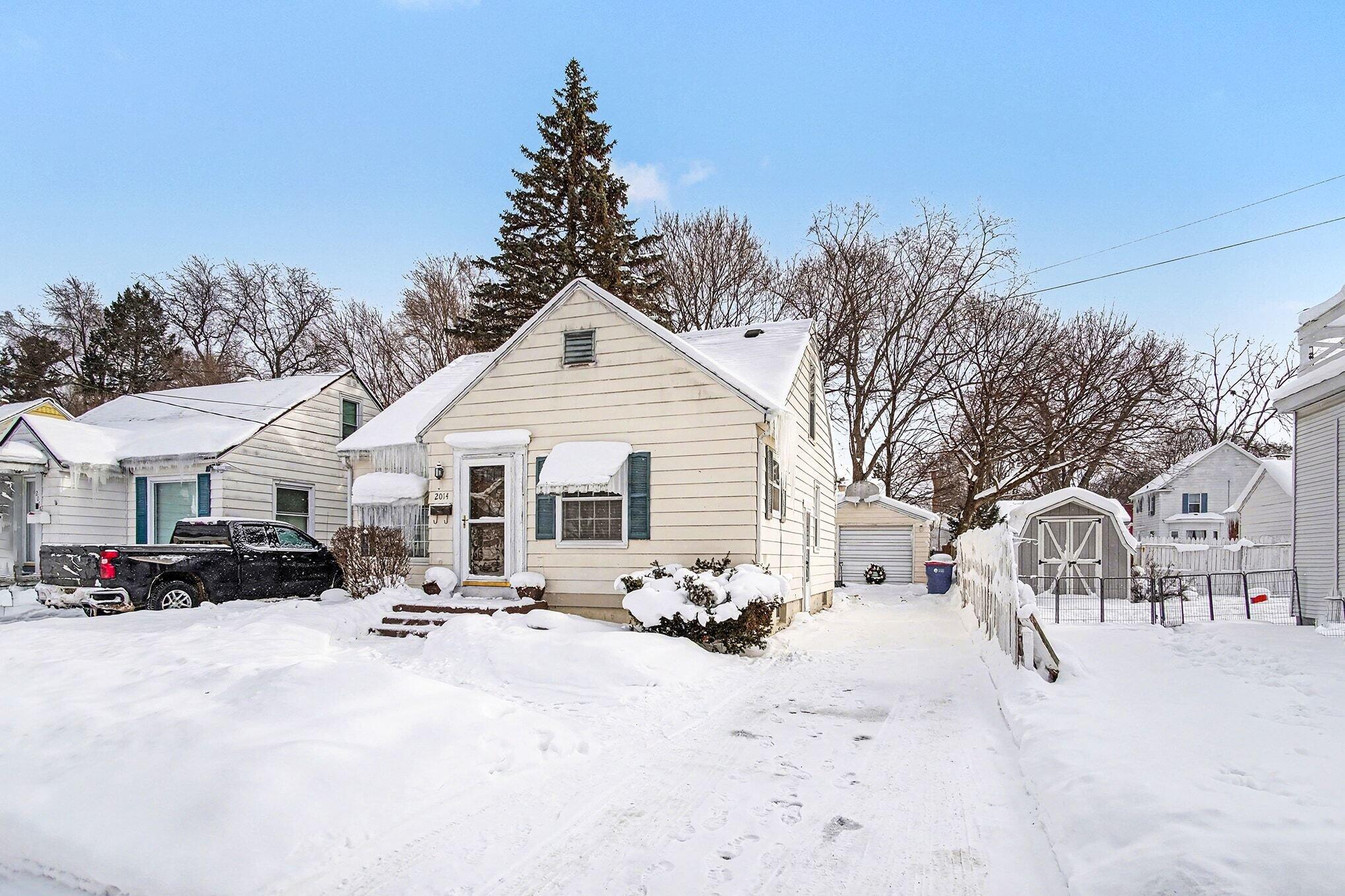 2014 Duiker Avenue NE