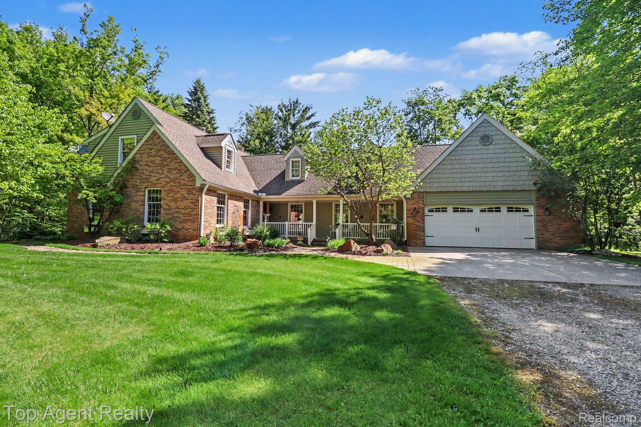 2411 Farmbrook Trail