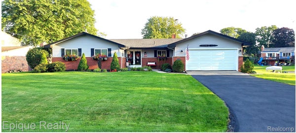 3278 SCHOOLHOUSE DR, WATERFORD, MI 48329 - Image 287b72f8d0cc9b8f931ab8043ebc4b76/2019634908