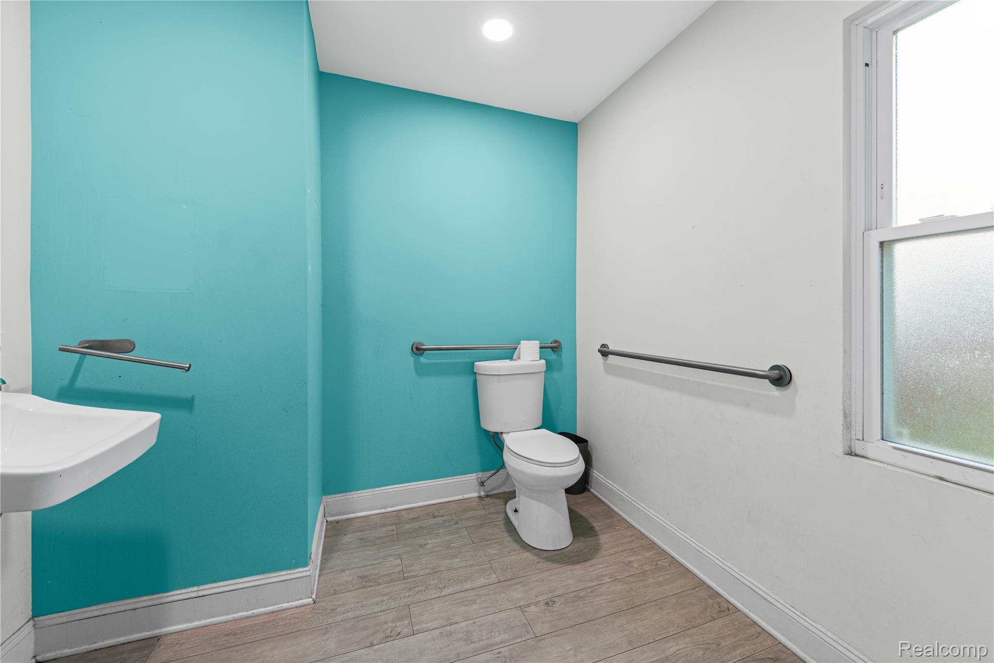 3236 Rochester Road