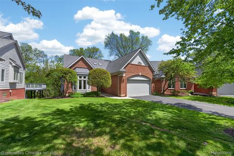 6390 Country Shire Lane West Bloomfield Charter Township MI 48323