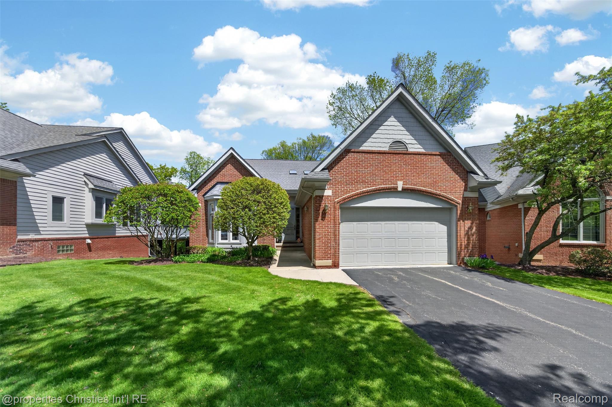 6390 Country Shire Lane