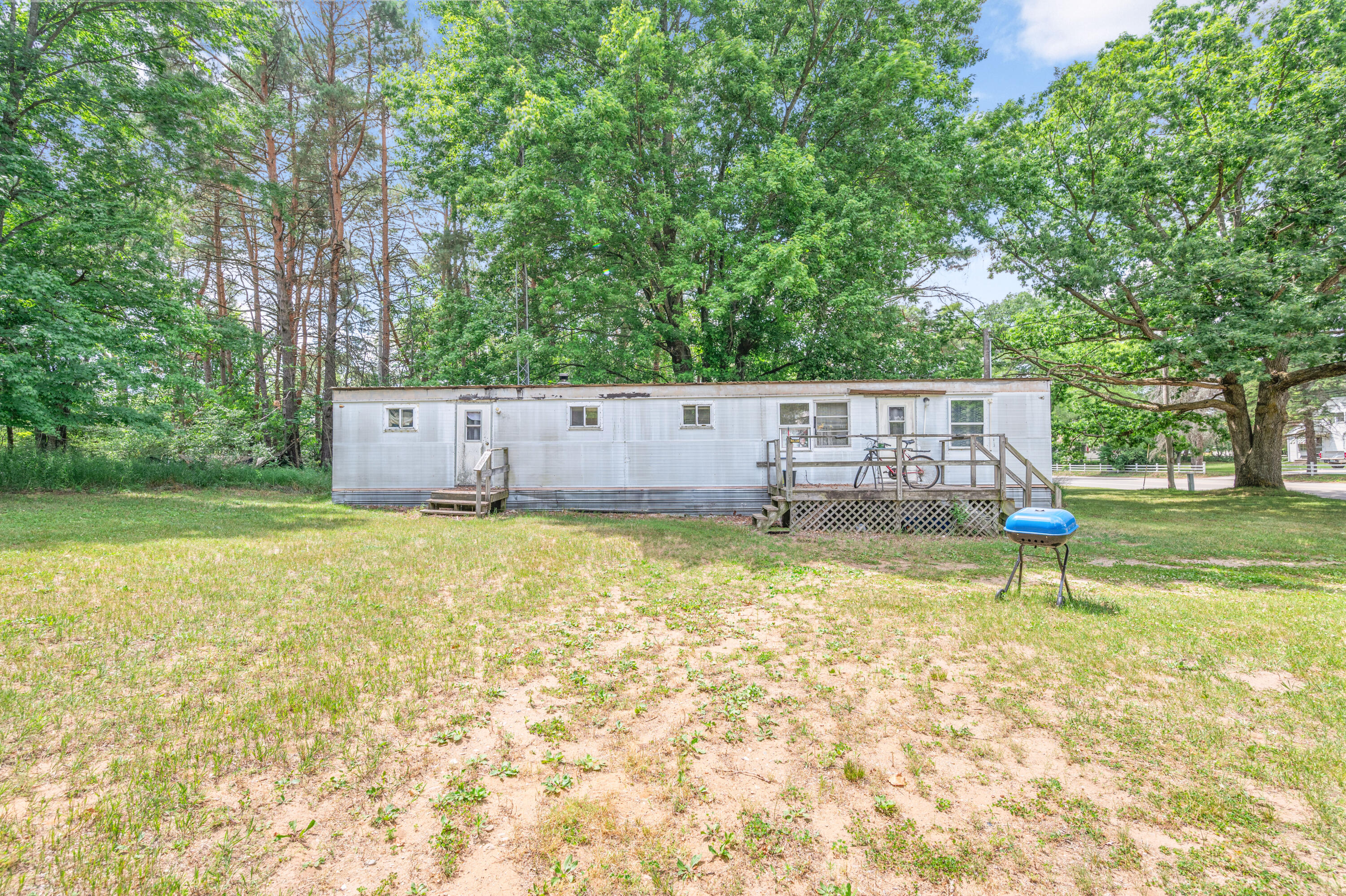 18725 16 Mile Rd