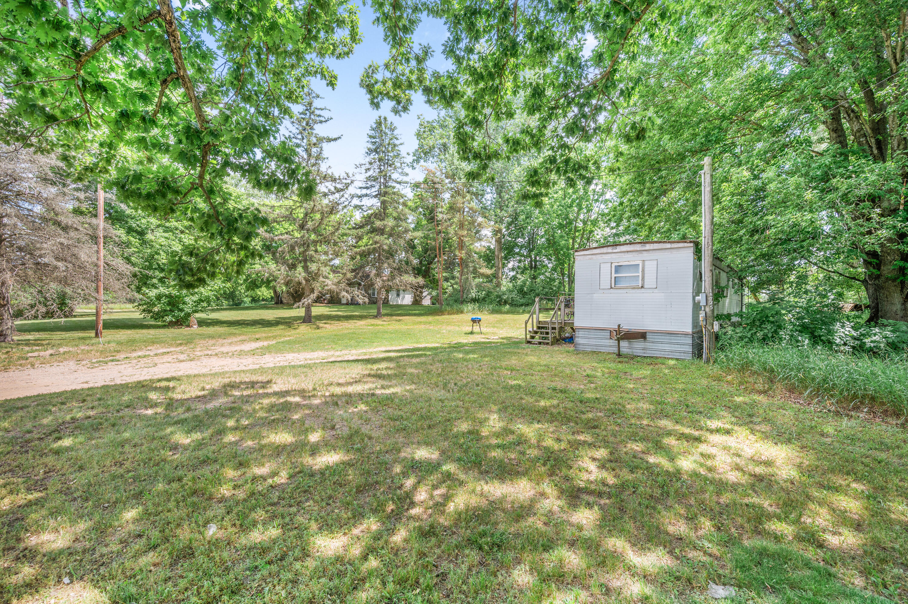 18725 16 Mile Rd