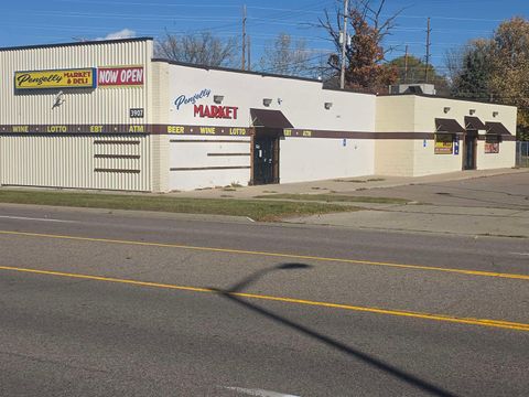 3907 S Saginaw Street Flint City MI 48507