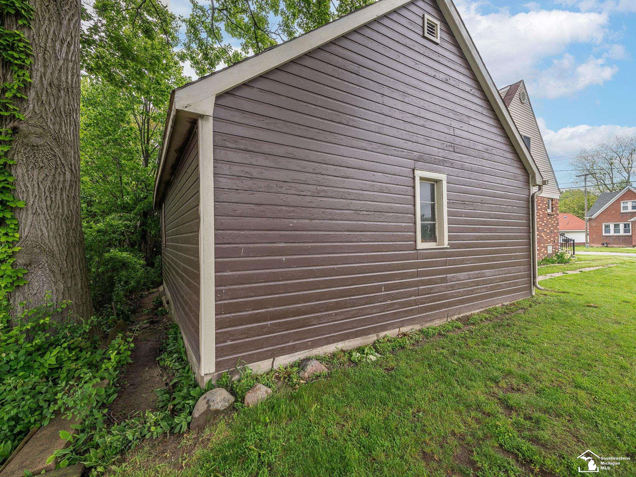 Flat Rock City, Michigan 48134, United States, 2 Bedrooms Bedrooms, ,2 BathroomsBathrooms,Residential,Active,141145