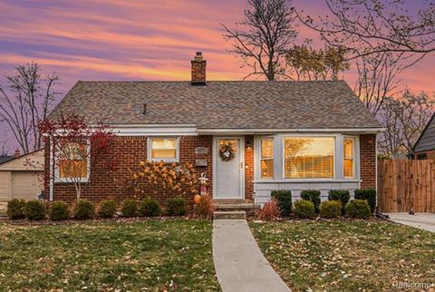 2112 Ellwood Avenue E Berkley City MI 48072