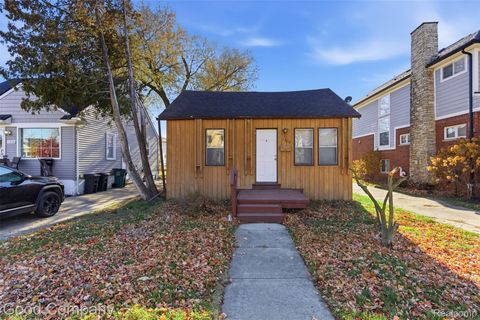 1308 E Lincoln Street Birmingham City MI 48009