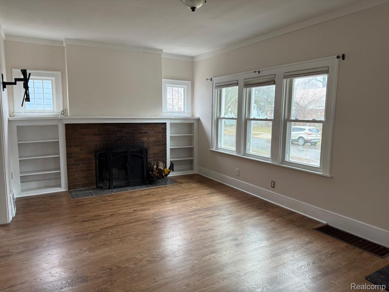 520 W Saratoga Street