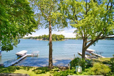 Tiny photo for 5511 Lakewood Street, Coloma Charter Township, MI 49038 (MLS # 69026032440)