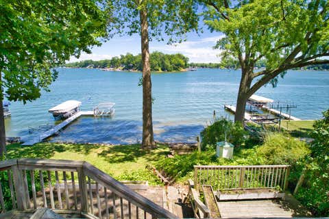 Tiny photo for 5511 Lakewood Street, Coloma Charter Township, MI 49038 (MLS # 69026032440)