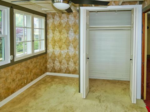 Tiny photo for 5511 Lakewood Street, Coloma Charter Township, MI 49038 (MLS # 69026032440)