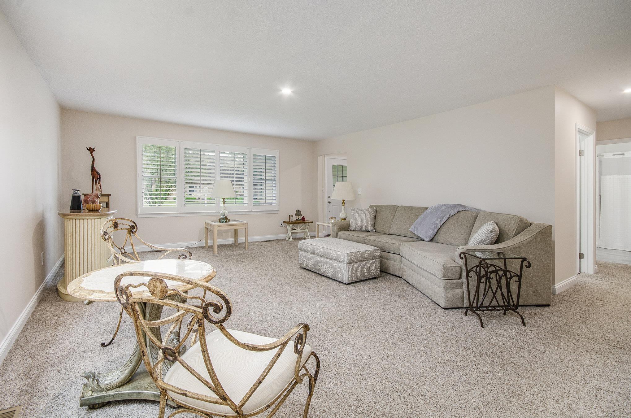 3545 Holland Park Lane