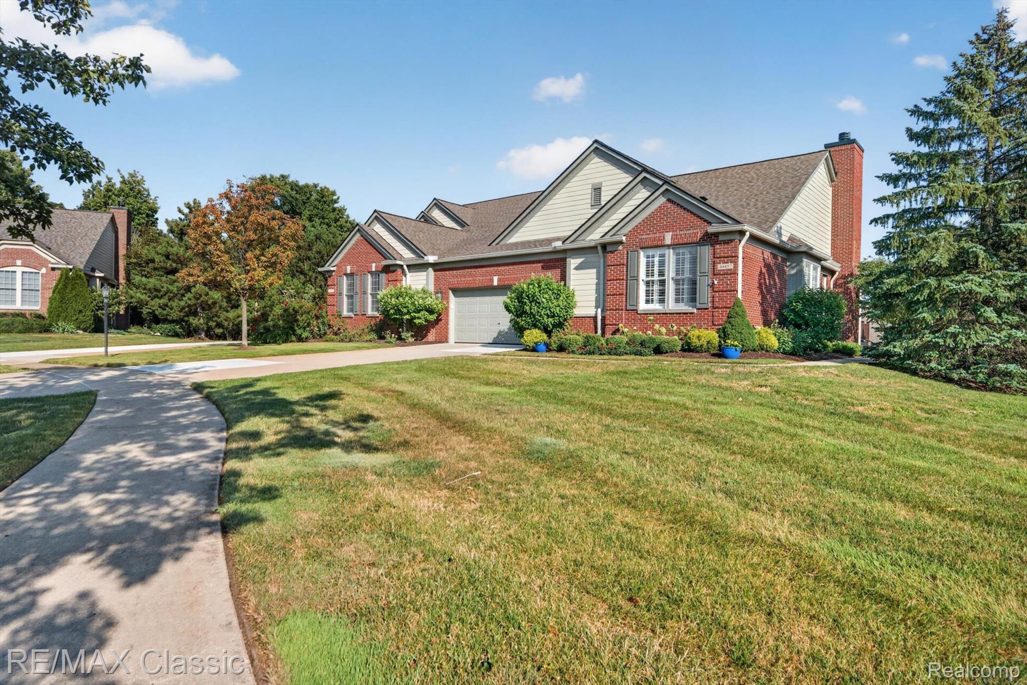 44457 Birchwood Court 18