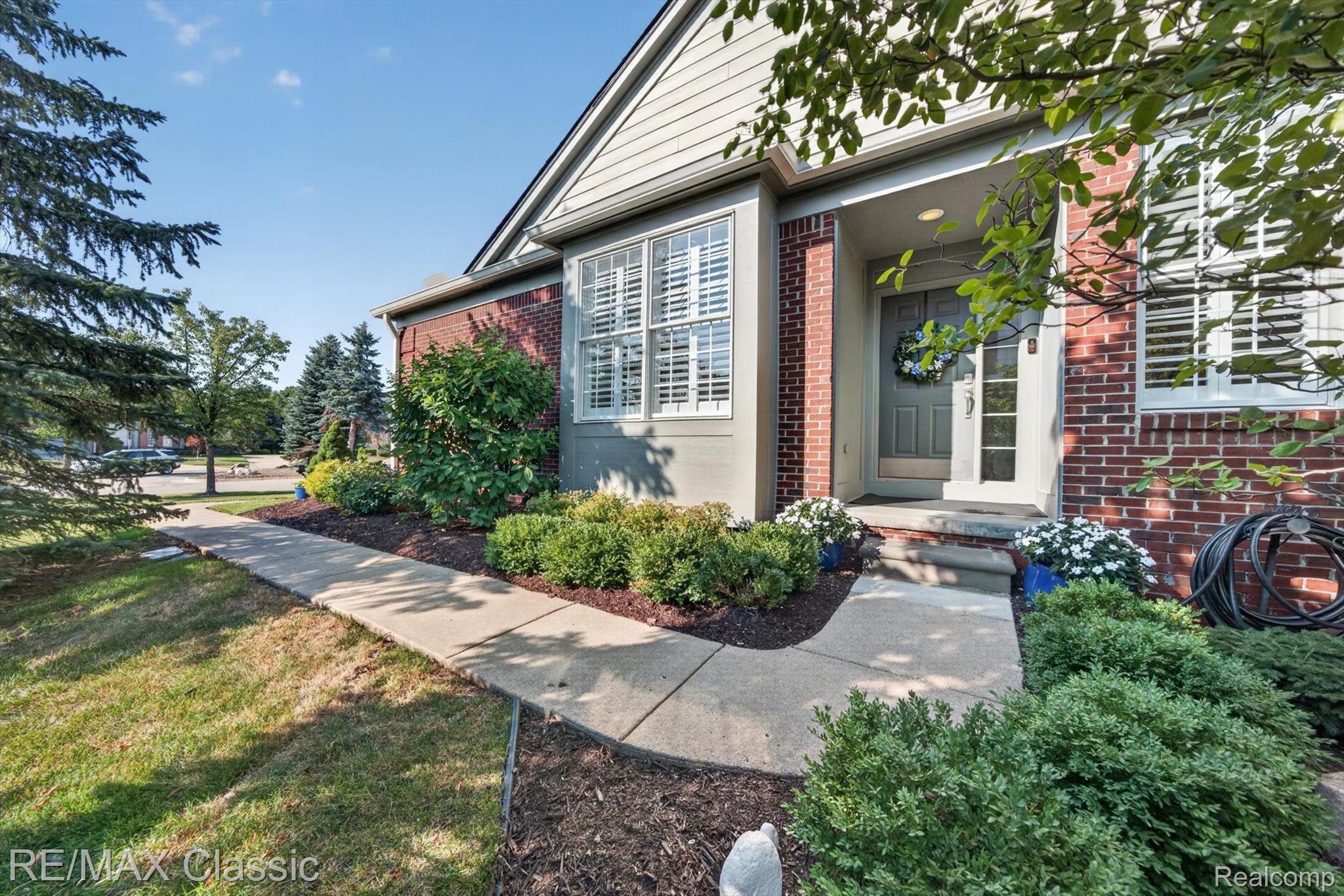 44457 Birchwood Court 18