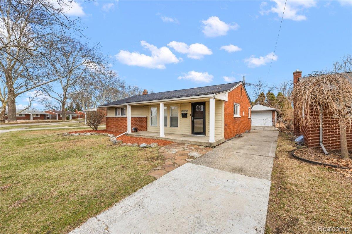 32076 Saint Annes Drive