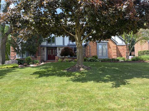 Photo of 2534 Topsham Drive, Rochester Hills City, MI 48306 (MLS # 20261044544)