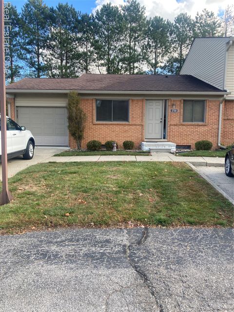 3700 Old Creek 124 Troy City MI 48084