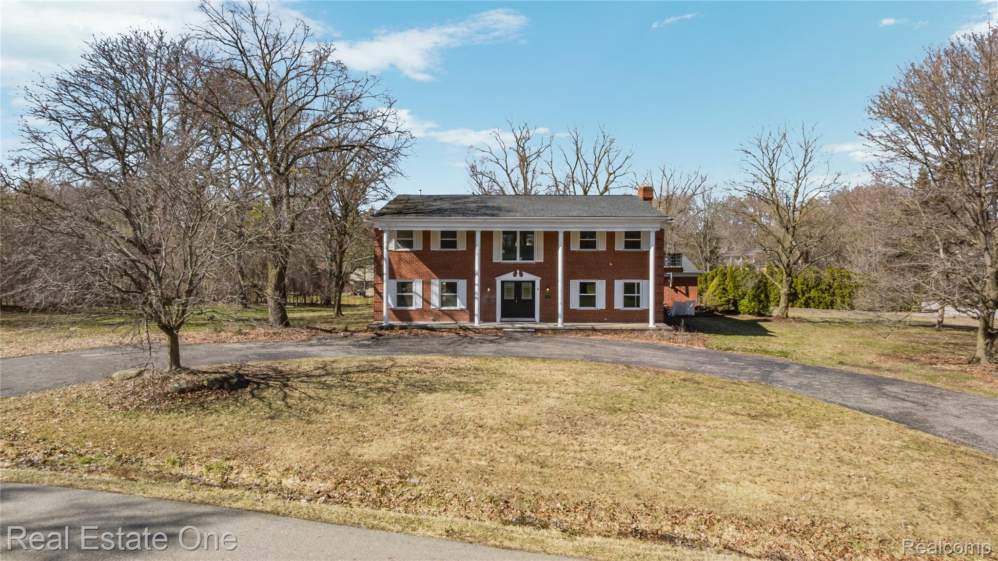 5742 Springwater Lane