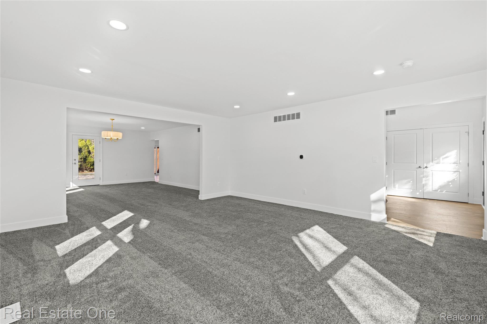 5742 Springwater Lane