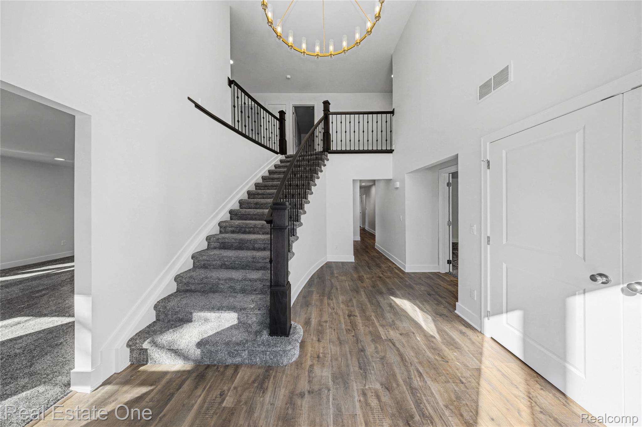 5742 Springwater Lane