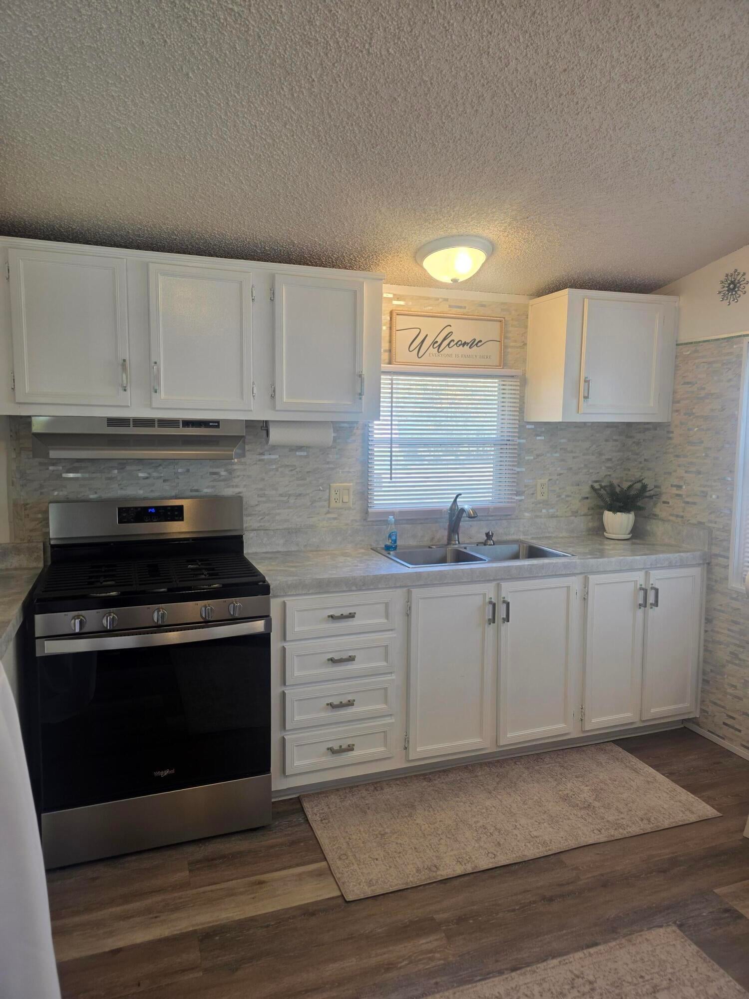 606 Bjornson Street c11
