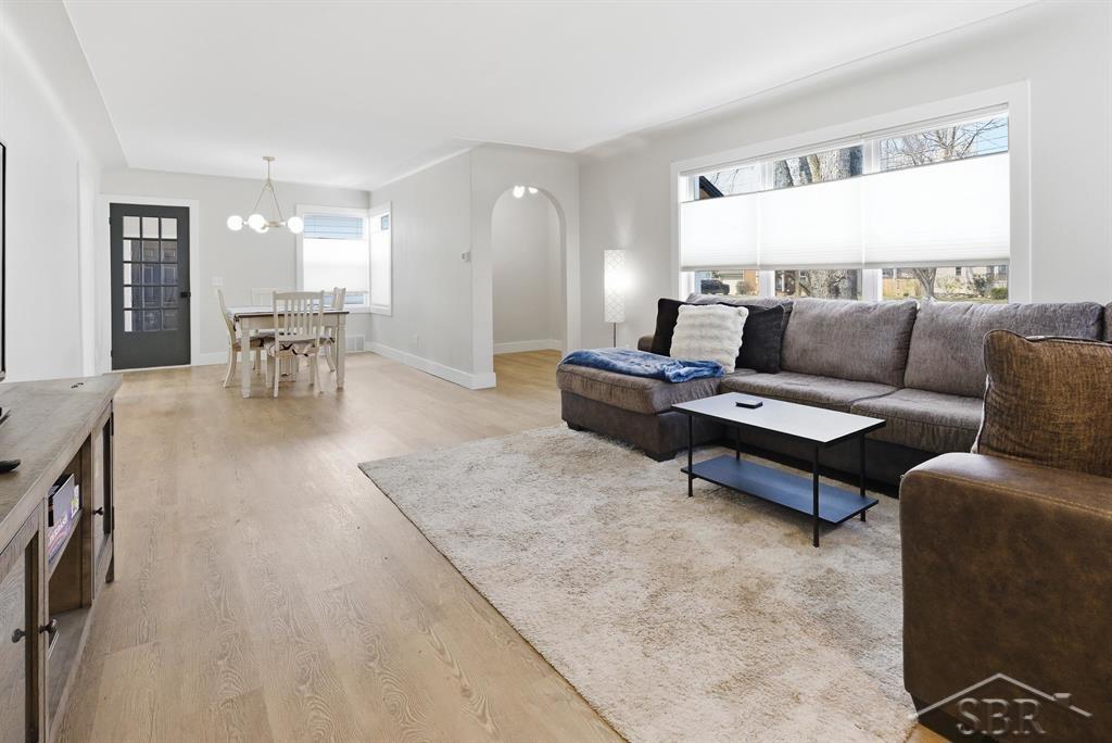 305 W Sugnet Road