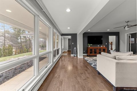 Tiny photo for 45401 W 9 Mile Road, Novi City, MI 48374 (MLS # 20261021758)